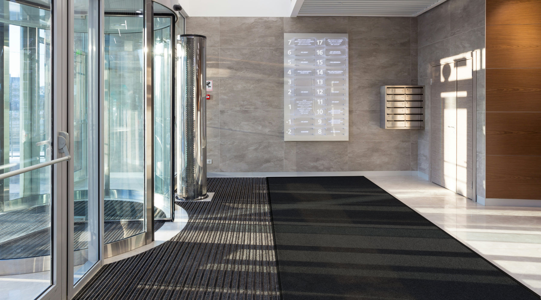 Eingangsbereich mit 3 Zonen Reinigungssystem