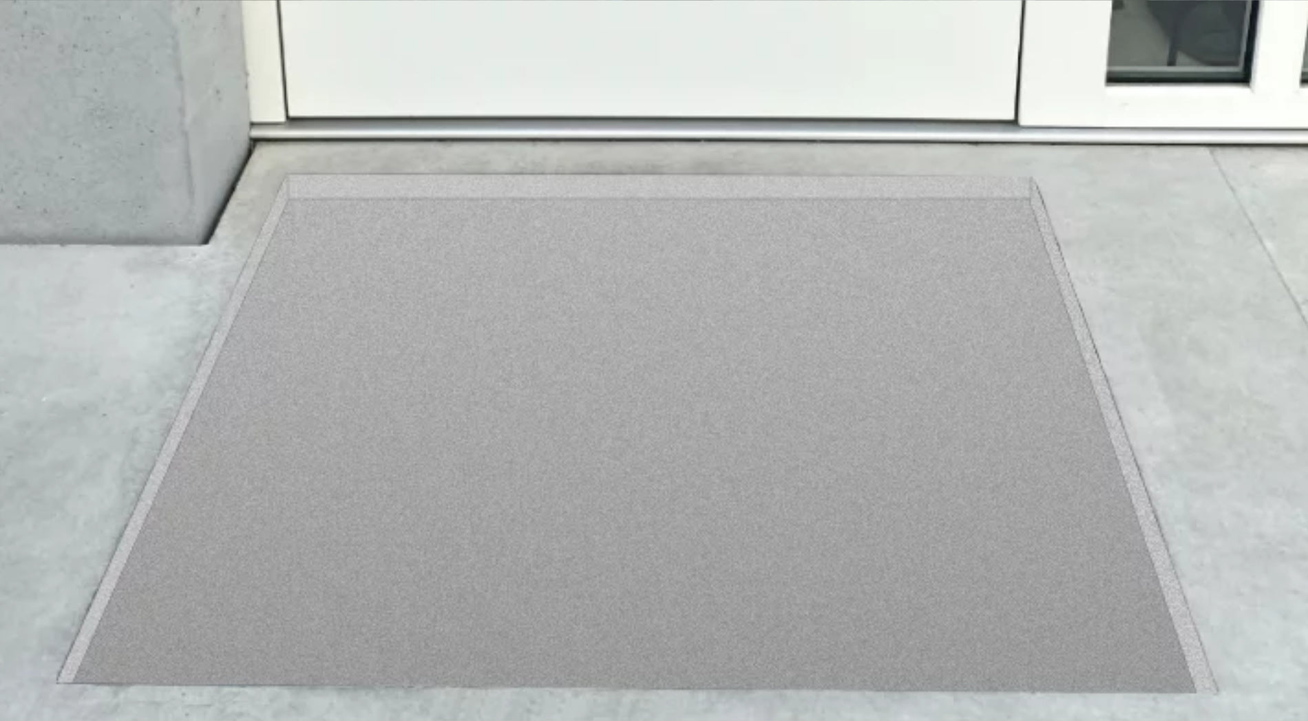 Bild einer Bodenvertiefung vor einer Haustür