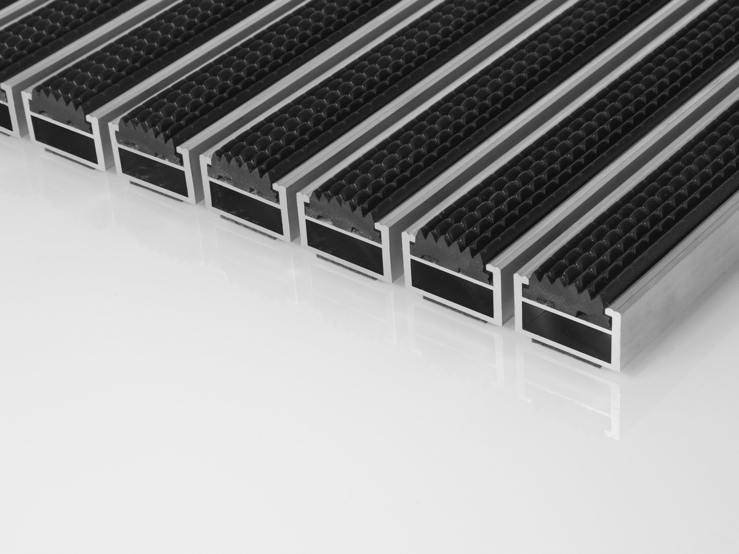 Wetterfeste Aluprofilmatte mit Gummieinsatz