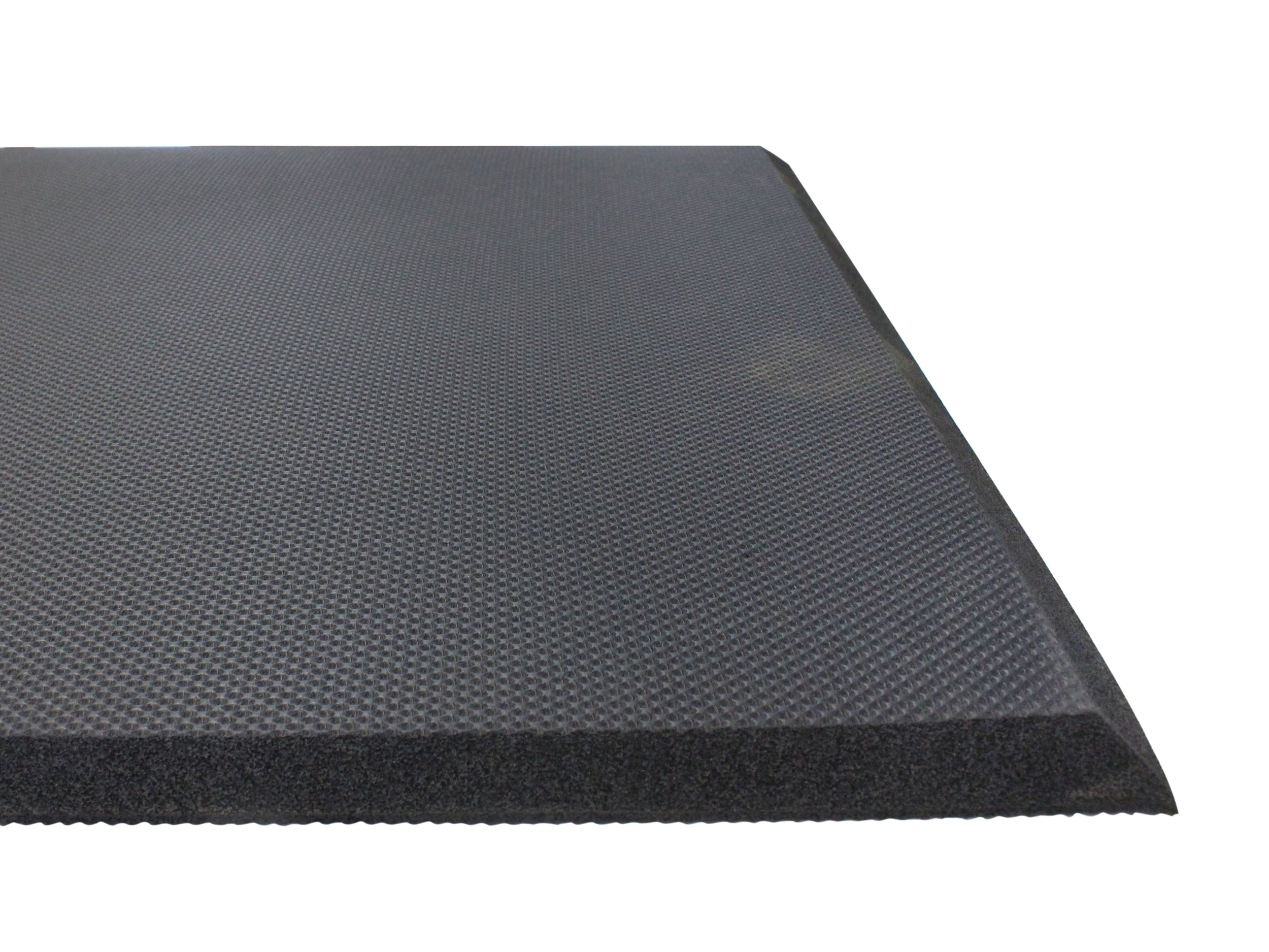 Arbeitsplatzmatte mit strukturierter Gummioberfläche auf weißem Hintergrund