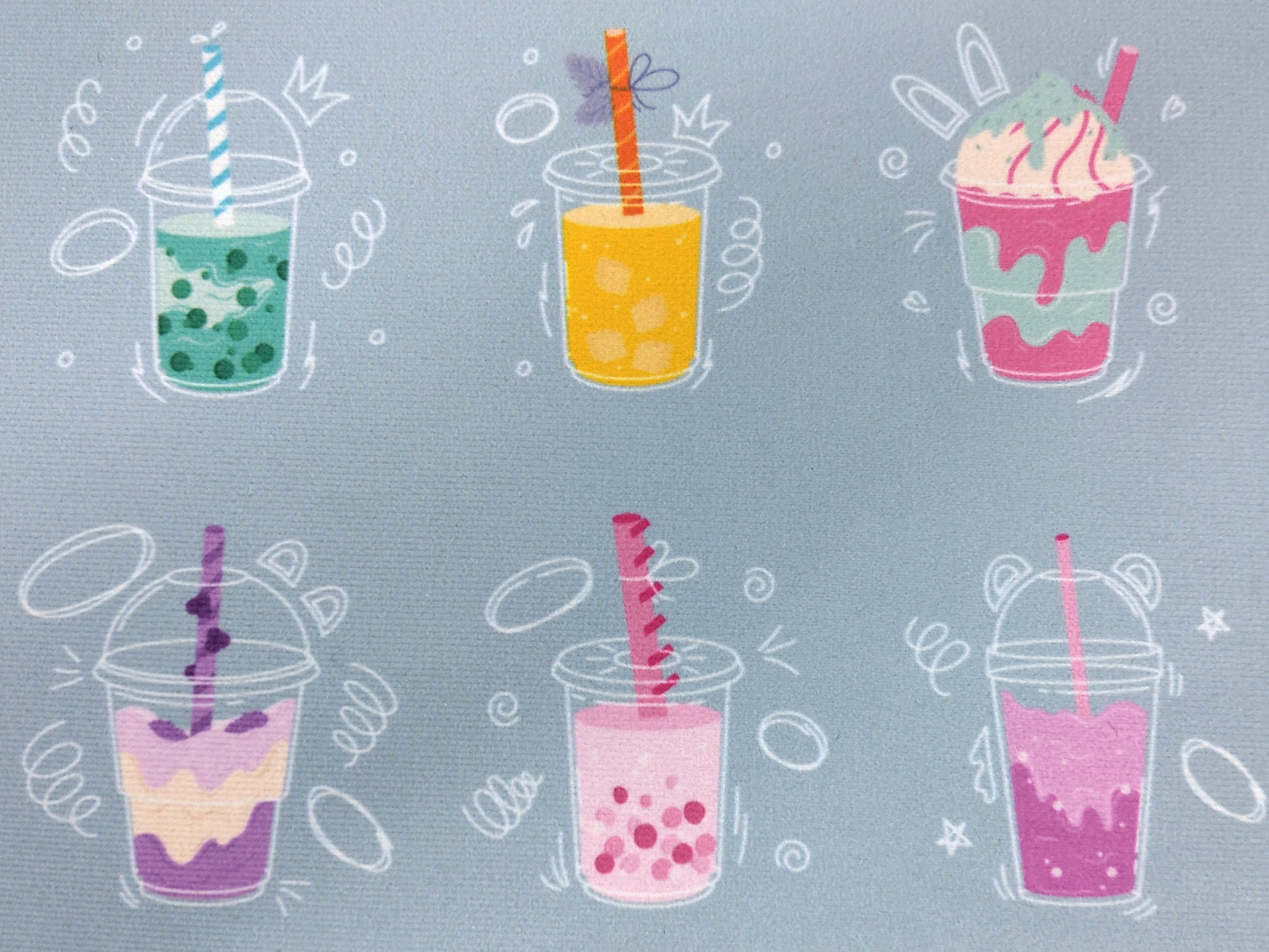 Nachaufnahme Barmatte mit Comic Abbildungen von Drinks