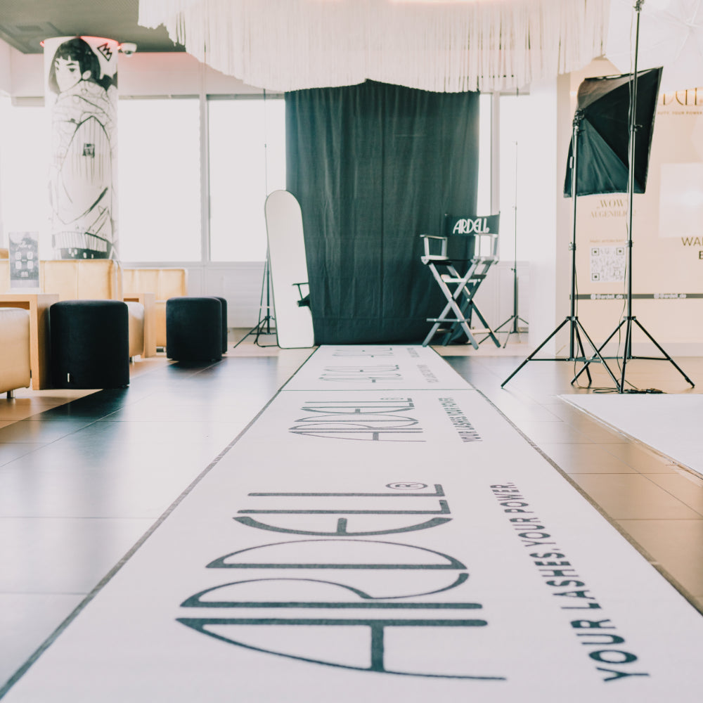 Bedruckte Fußmatte als Catwalk mit Ardell Logo