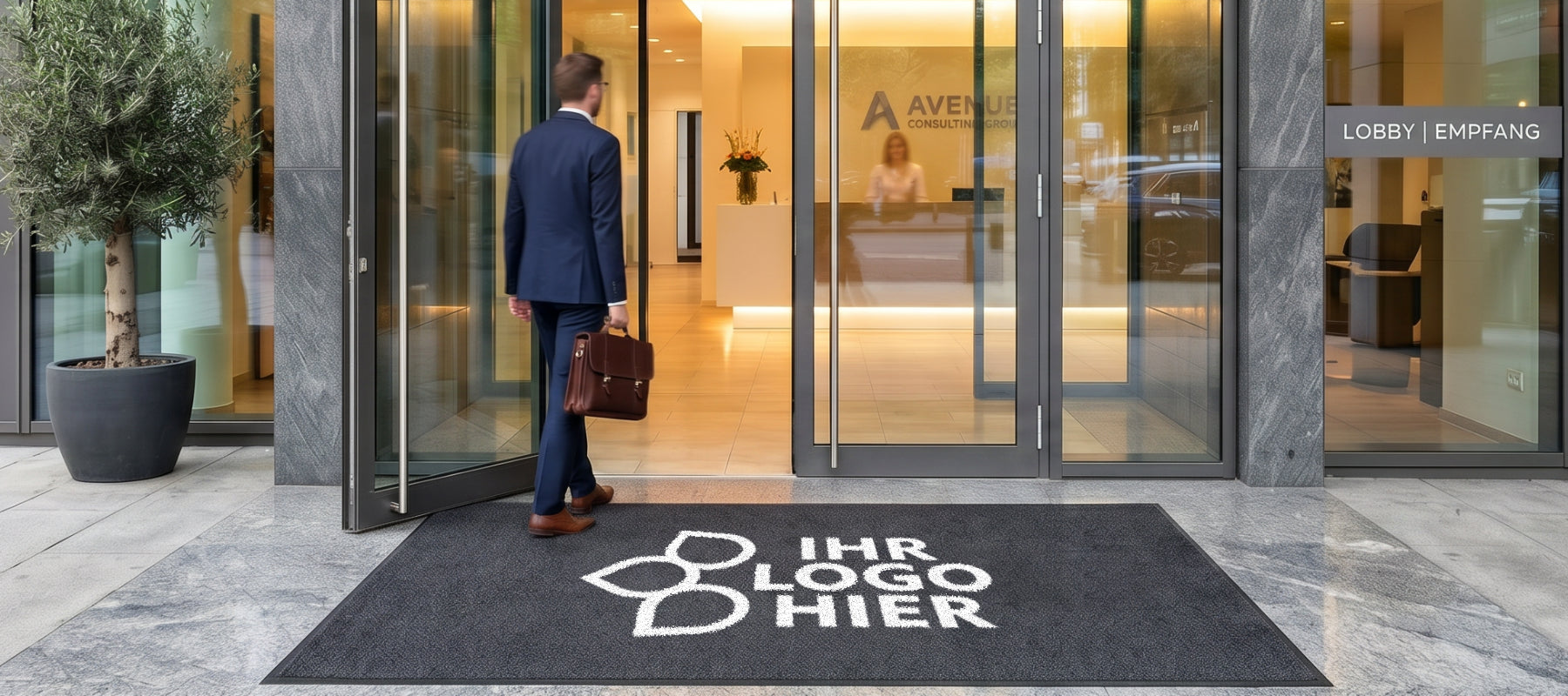 Eingangsmatte mit Logodruck im Eingangsbereichs eines Unternehmen