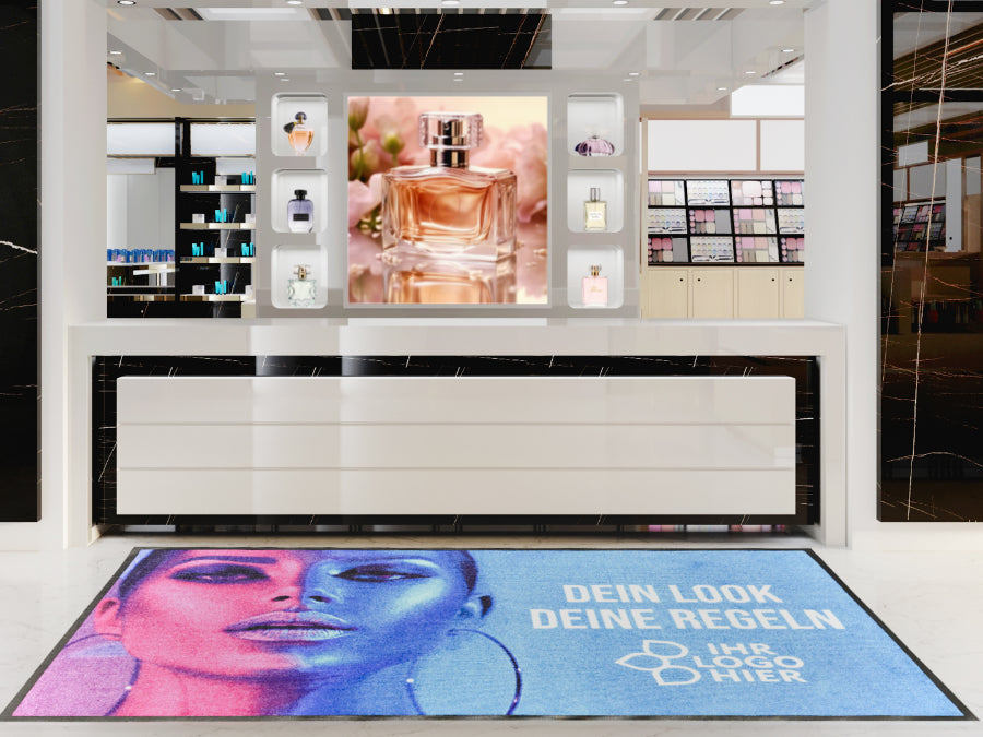 Logomatte mit fotorealistischem Motiv im Beautystore