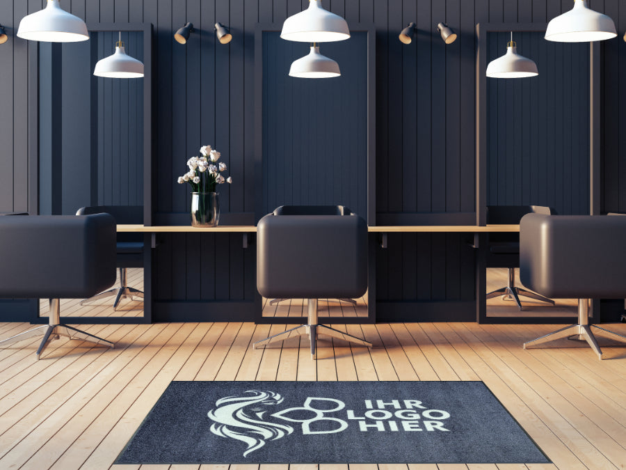 Logomatte mit Haarmotiv im Frisörsalon