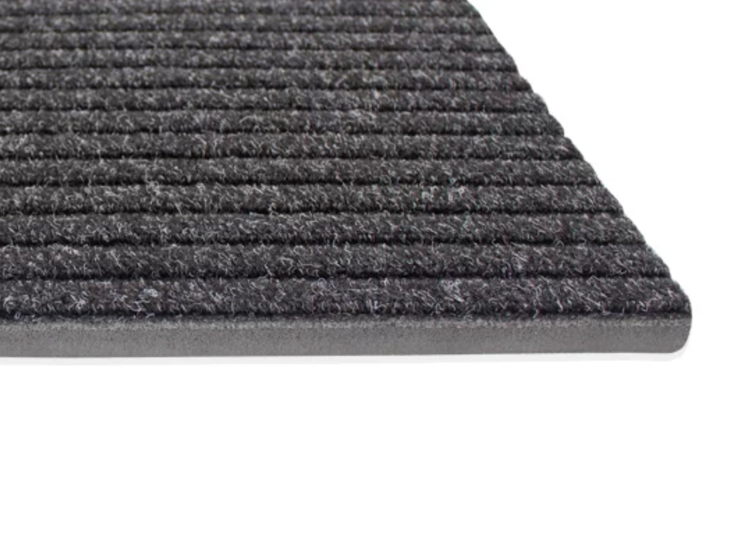 Ecke einer Fußmatte aus Rauhaarrips in Anthrazit
