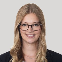 Mitarbeiterin Jennifer Becker Mitarbeiterin Jennifer