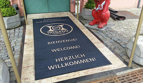 Outdoor Fußmatte im Eintritssbereich von Hogano Hotels