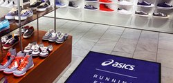 Teppich mit Asics Logo von entrada Fußmatten am POS